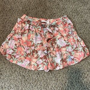 SO Floral Ruffle Shorts